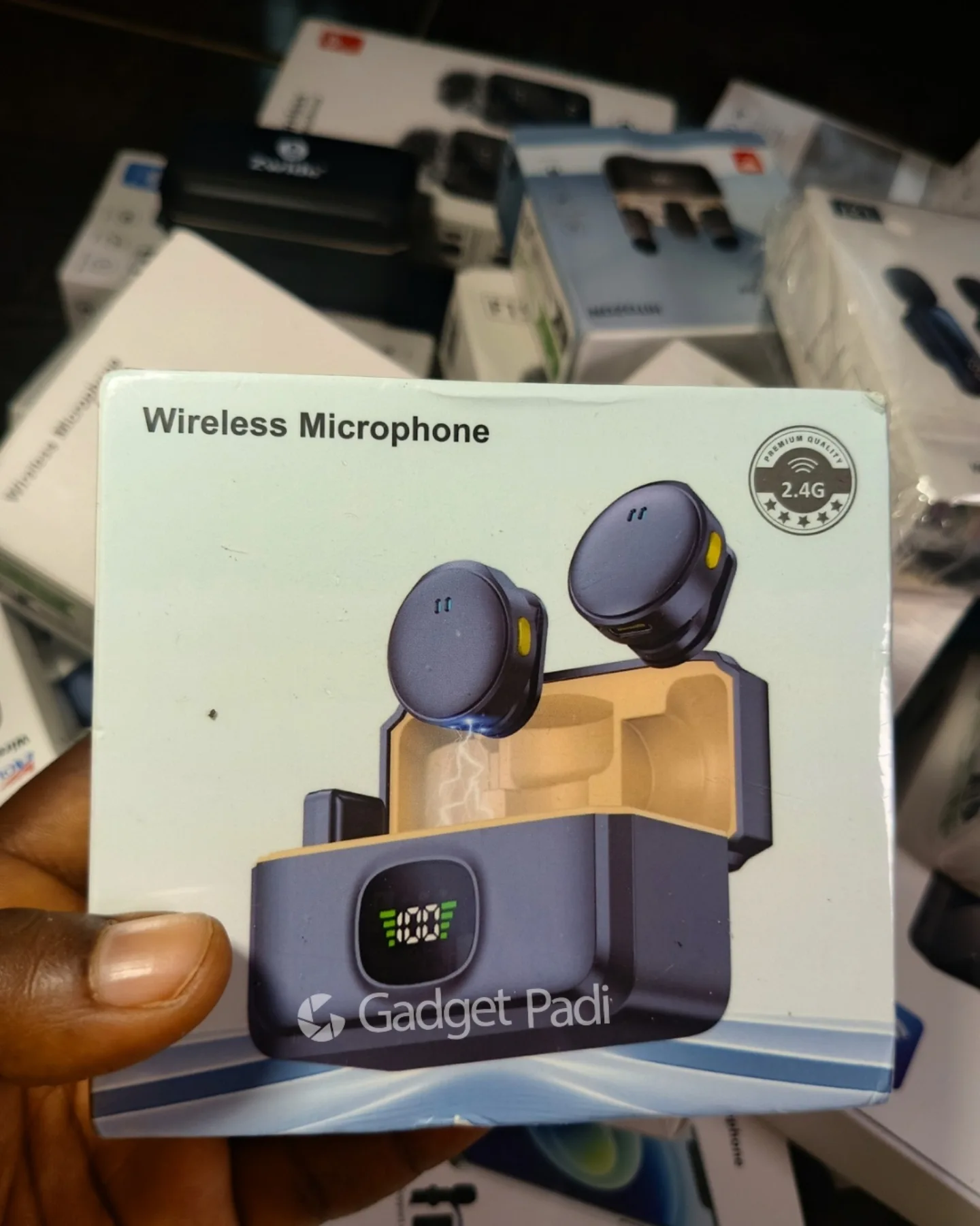 Q8 Magnetic Wireless Lapel Microphone
